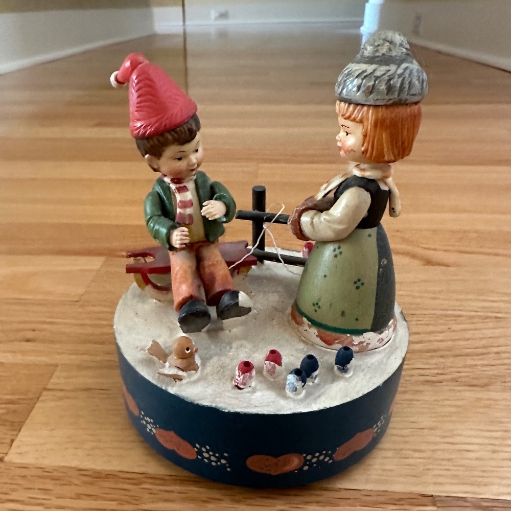 ANRI Music Box We Wish You A Merry Christmas